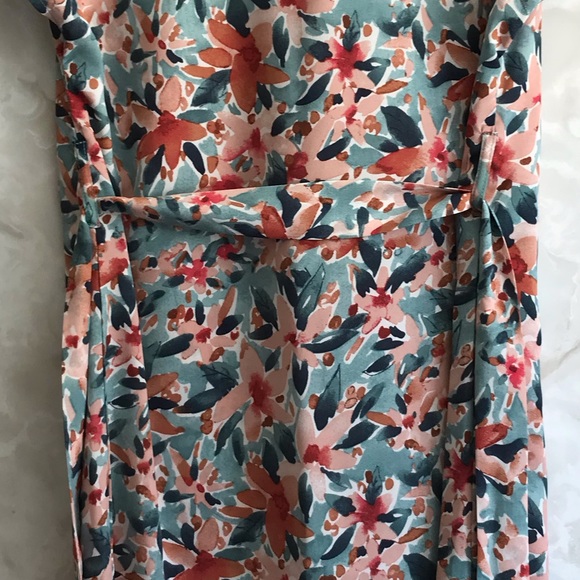 5 for $25! 💕 All Over Floral Print Notched Neck Belted Dress - Picture 8 of 10